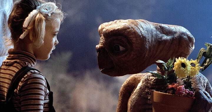 E.T. The Extra Terrestrial with Gertie (Drew Barrymore)