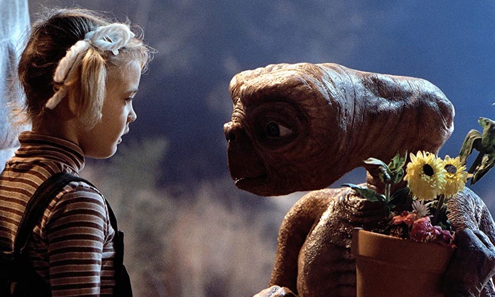 E.T. The Extra Terrestrial with Gertie (Drew Barrymore)